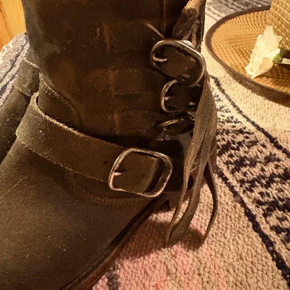 ‘Frye Veronica Strappy Triple Buckle Rustic Distressed Short Suede Boots Size 9’ - Picture 1 of 16